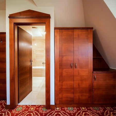 Hotel Fortna Chrudim Phòng bức ảnh
