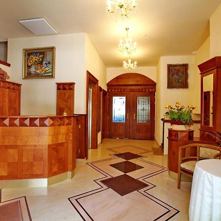 Hotel Fortna Chrudim Ngoại thất bức ảnh
