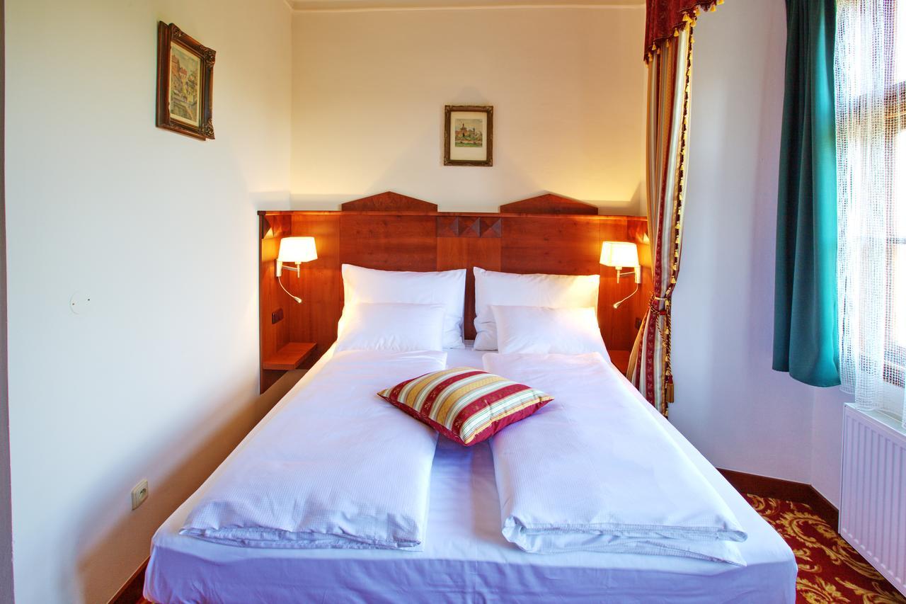 Hotel Fortna Chrudim Ngoại thất bức ảnh
