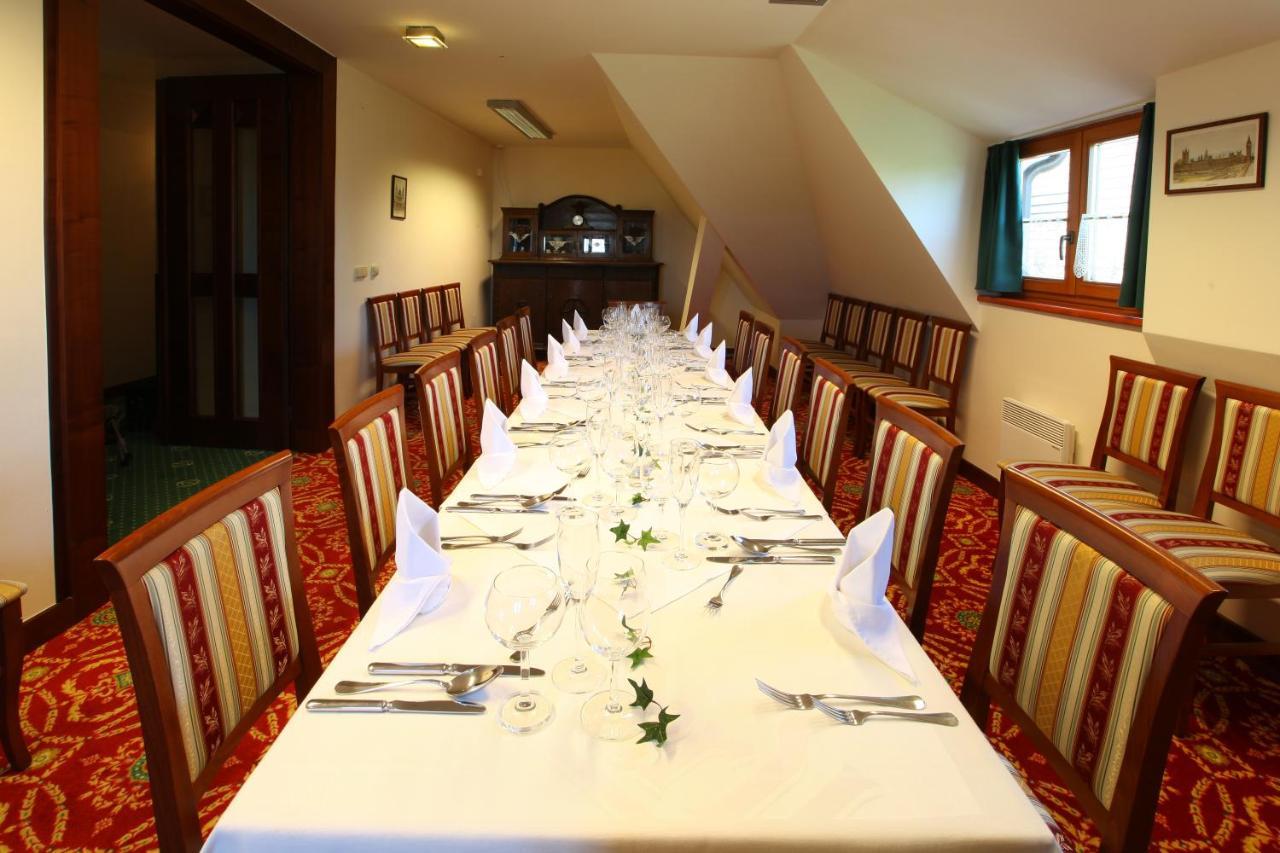 Hotel Fortna Chrudim Ngoại thất bức ảnh