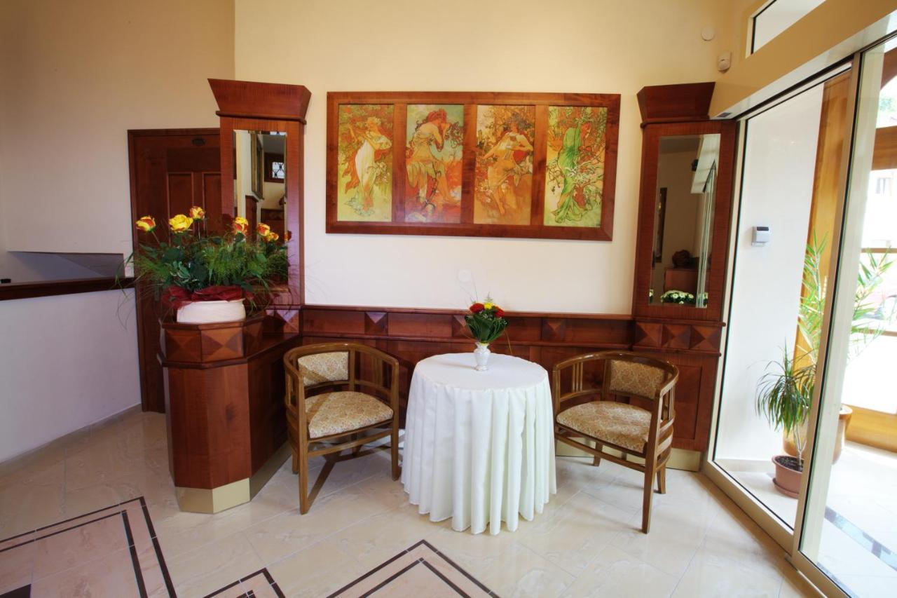 Hotel Fortna Chrudim Ngoại thất bức ảnh