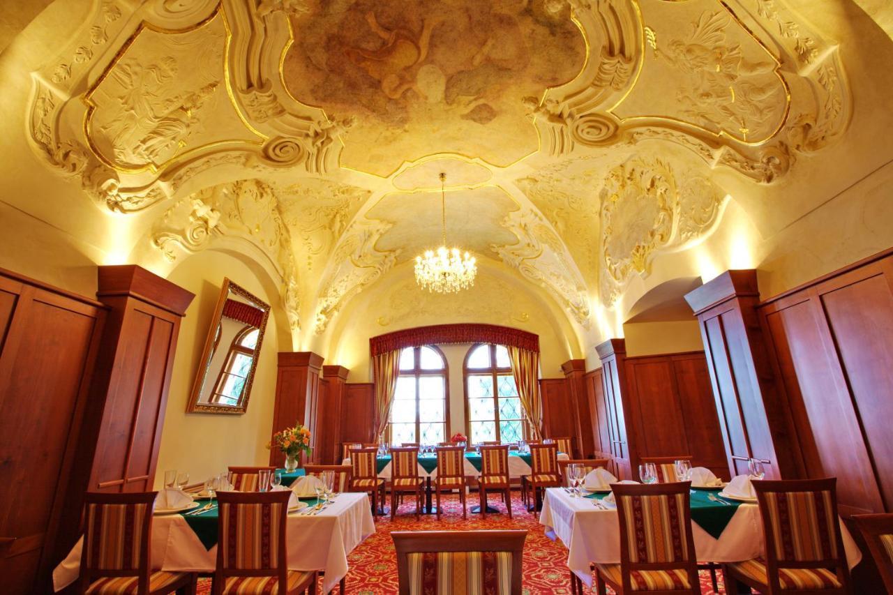 Hotel Fortna Chrudim Ngoại thất bức ảnh
