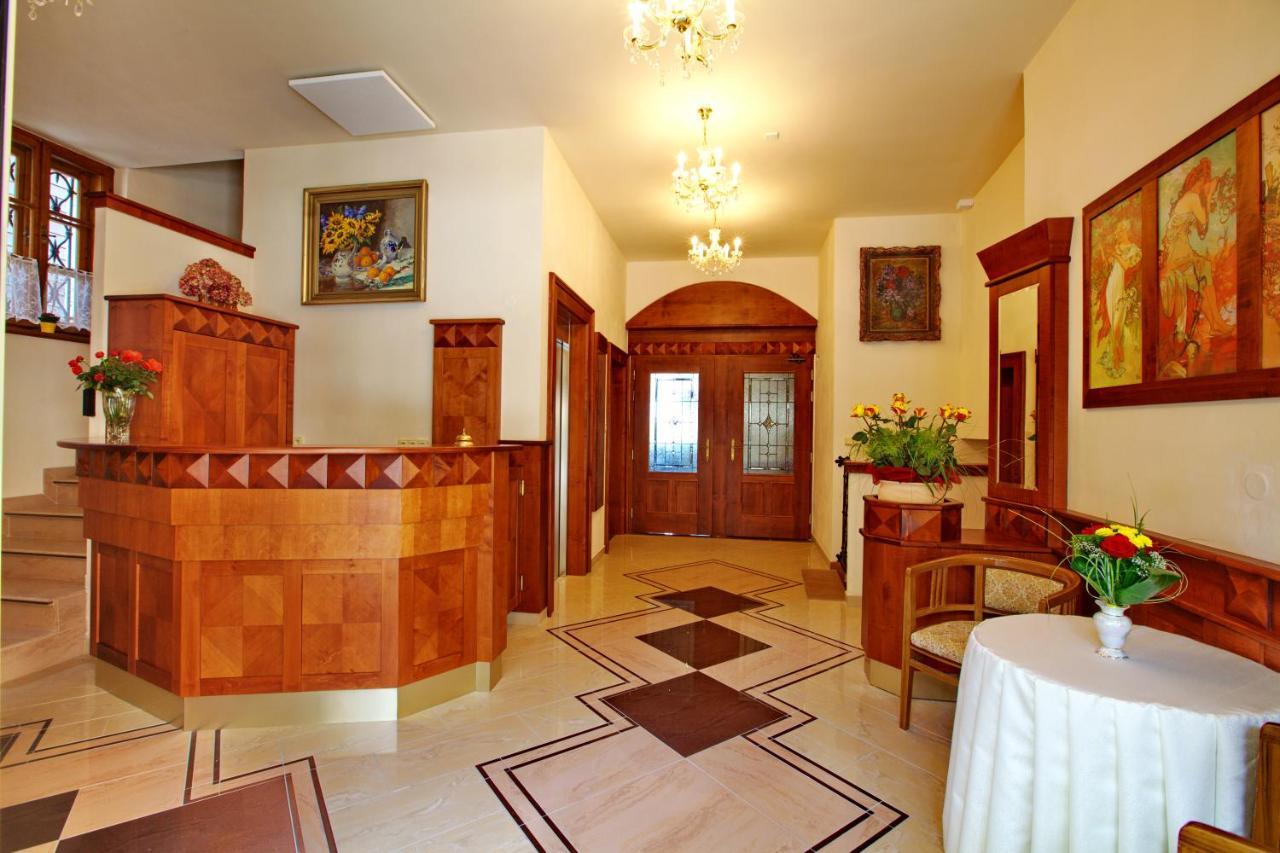Hotel Fortna Chrudim Ngoại thất bức ảnh