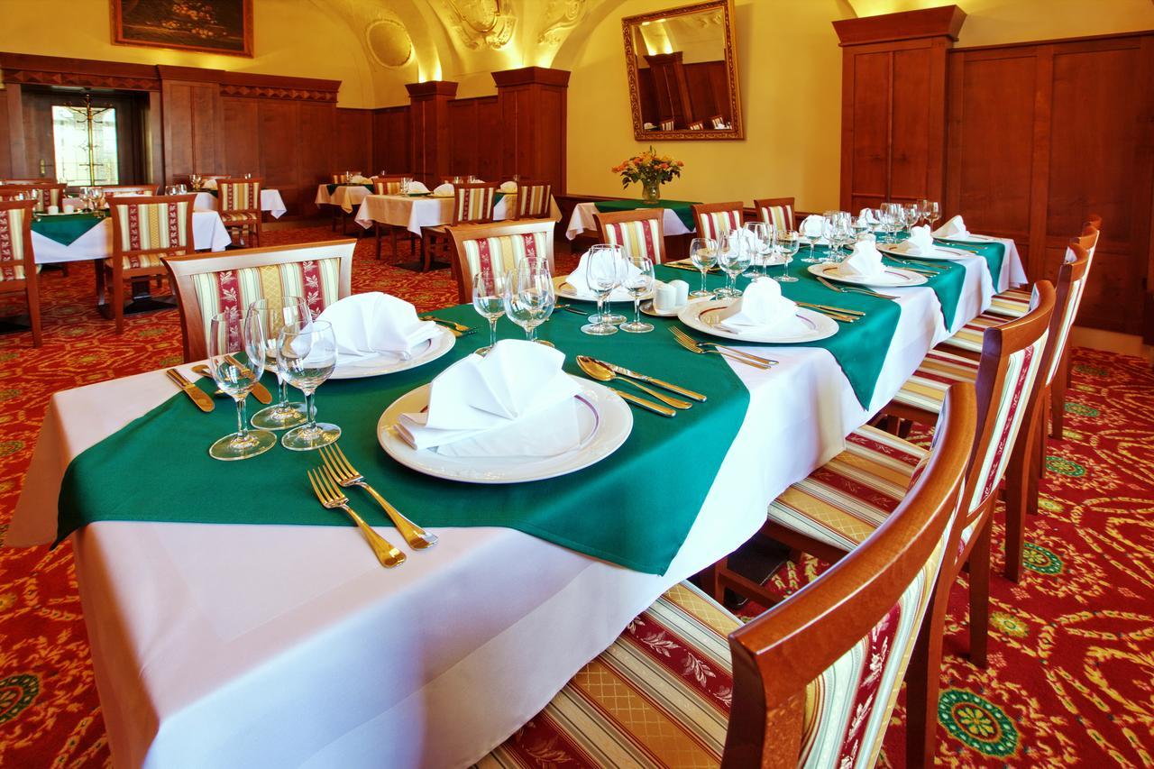 Hotel Fortna Chrudim Ngoại thất bức ảnh