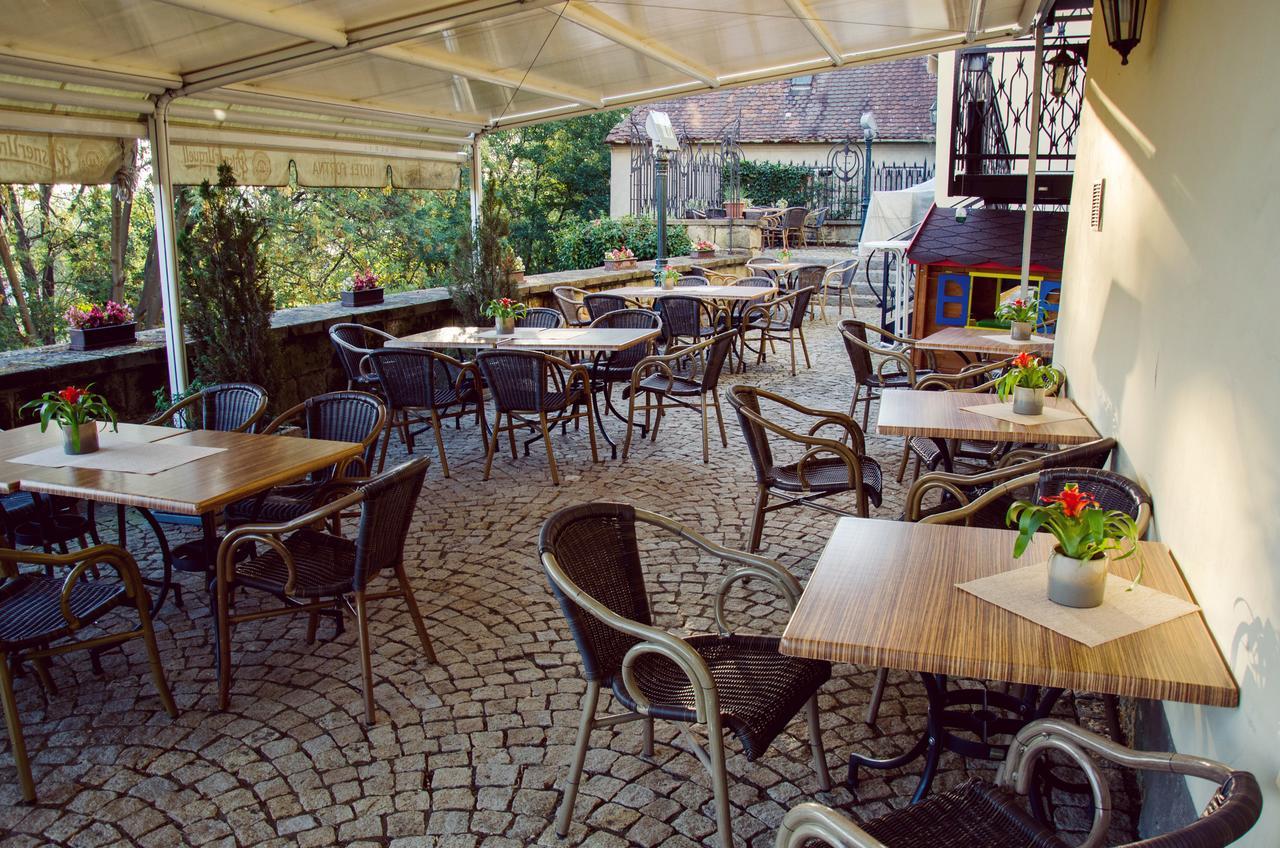 Hotel Fortna Chrudim Ngoại thất bức ảnh