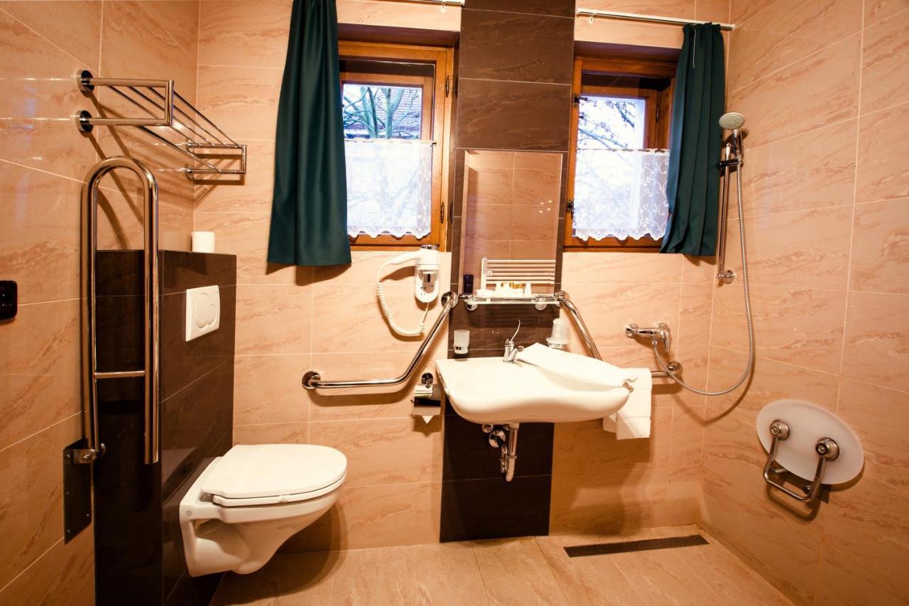 Hotel Fortna Chrudim Phòng bức ảnh